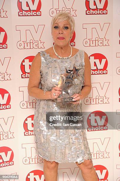 Denise Welch, Winner of the Best Actress Award at the TV Quick & TV Choice Awards at The Dorchester on September 7, 2009 in London, England.