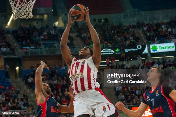 Olympiacos' American center Jamel Mclean drives to the basket during the 2017/2018 Turkish Airlines EuroLeague Regular Season game between Baskonia...