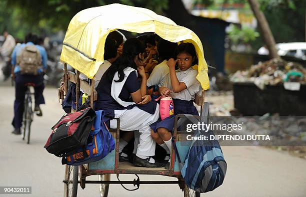 School Rickshaw Driver 523 School Rickshaw Stock Photos, High-Res Pictures, and Images - Getty ...