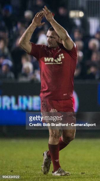 Scarlets Ken Owens applauds the Scarlets supporters during the European Rugby Champions Cup match between Bath Rugby and Scarlets at Recreation...