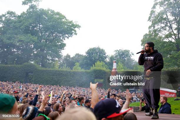 Sampagne Rapper 1,192 Im (Rapper) Stock Photos, High-Res Pictures, and Images - Getty ...