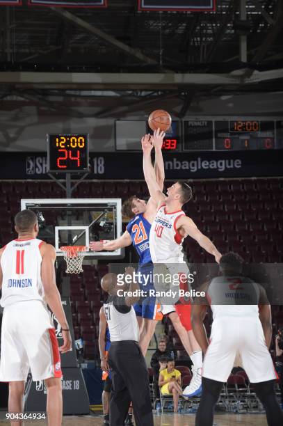 Tip off between Luke Kornet of the Westchester Knicks and Marshall Plumlee of the Agua Caliente Clippers at NBA G League Showcase Game 19 on January...