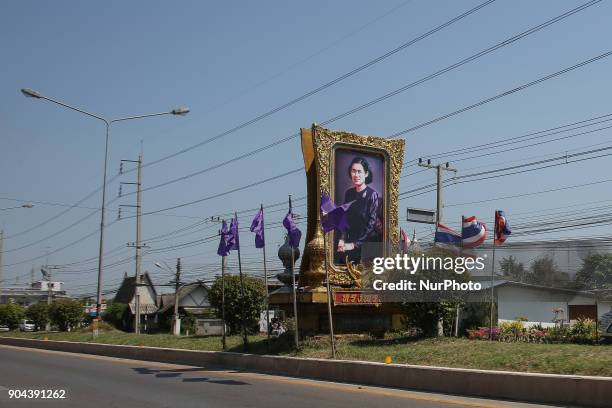 Bangkok, daily life pictures of the city center. Bangkok is the capital of the Kingdom of Thailand. The estimated population is more than 14.000.000...