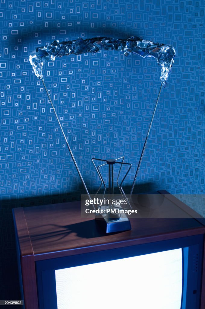 Aluminum foil on old tv antenna