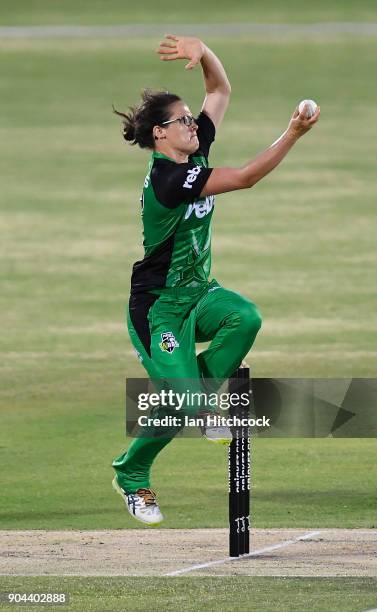 Emma Kearney of the Stars bowls during the Women's Big Bash League match between the Brisbane Heat and the Melbourne Stars on January 13, 2018 in...