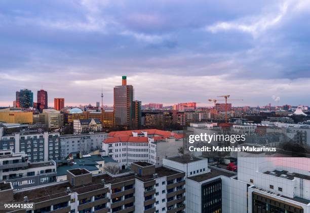 modern berlin potsdamer platz city skyline in summer - berlin panorama stock-fotos und bilder