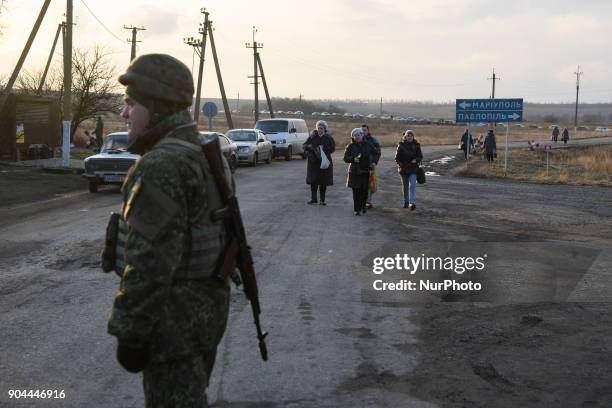 Border guards on Checkpoint &quot;Hnutove&quot; in Hnutove village, near Mariupol, Ukraine on 12 January 2018.