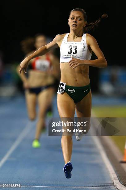 Abbey de La Motte competes in the women's 800 metre during the Jandakot Airport Perth Track Classic at WA Athletics Stadium on January 13, 2018 in...