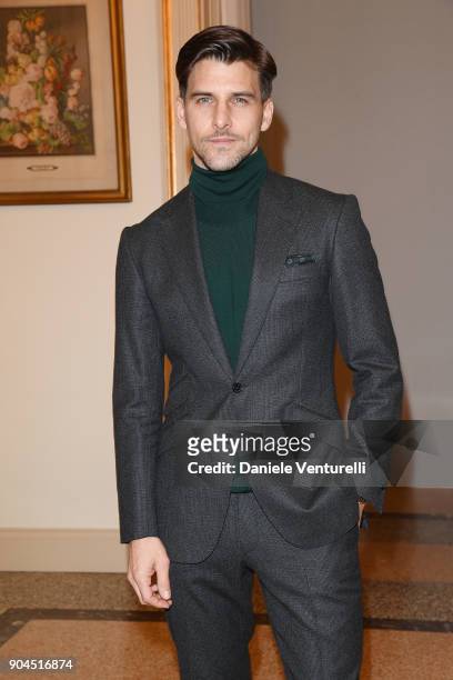 Johannes Huebl attends the Versace show during Milan Men's Fashion Week Fall/Winter 2018/19 on January 13, 2018 in Milan, Italy.