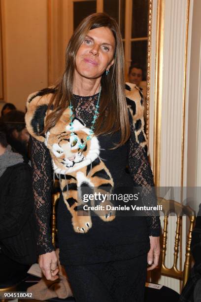 Anna Dello Russo attends the Versace show during Milan Men's Fashion Week Fall/Winter 2018/19 on January 13, 2018 in Milan, Italy.