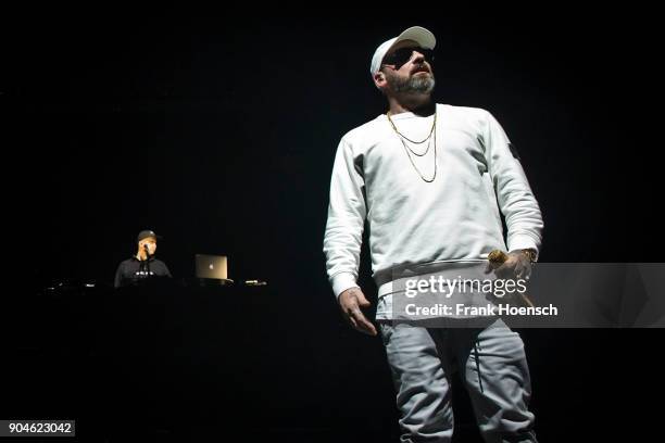 Rapper Max Photos and Premium High Res Pictures - Getty Images