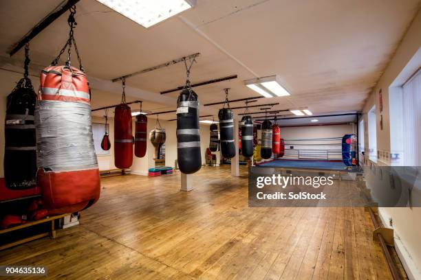 boxing ring and fitness gym - empty boxing gym stock pictures, royalty-free photos & images