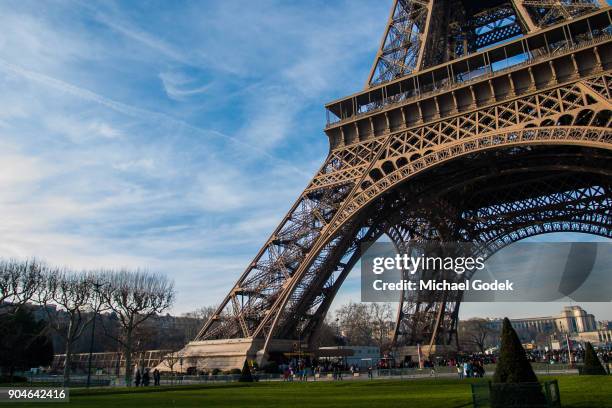 The Eiffel Tower Position Photos and Premium High Res Pictures - Getty