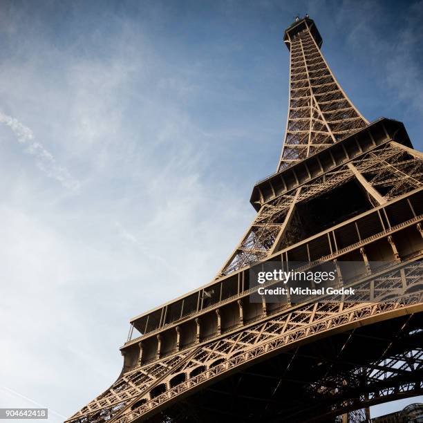 majestic view of the eiffel tower - intercontinental paris grand ストックフォトと画像