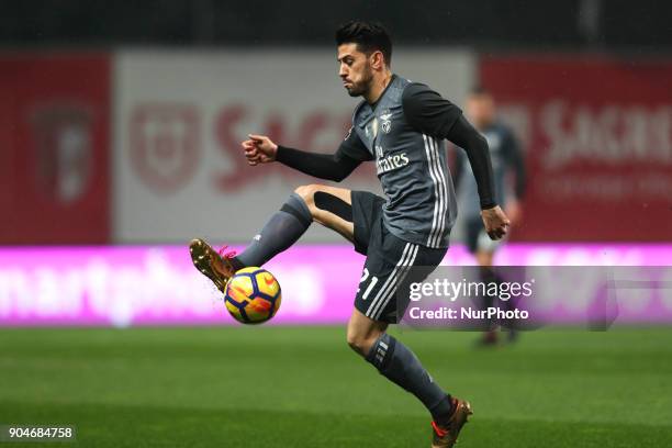 Benfica's Portuguese midfielder Pizzi in action during the Premier League 2017/18 match between SC Braga and SL Benfica, at Municipal de Braga...