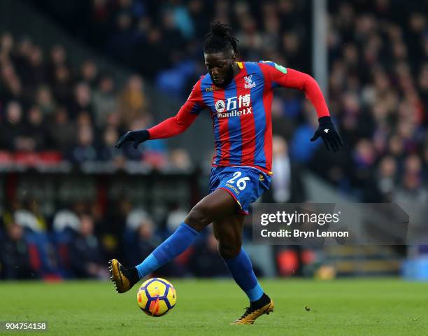 Bakary Sako of Crystal Palace in action during the Premier League match between Crystal Palace and Burnley at Selhurst Park on January 13, 2018 in...