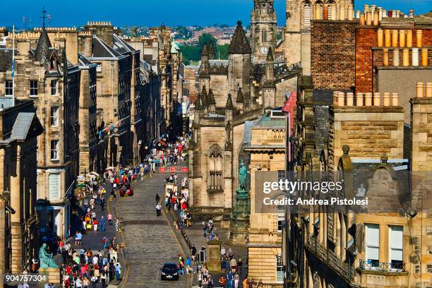 royal mile, edinburgh, scotland - royal mile stock pictures, royalty-free photos & images