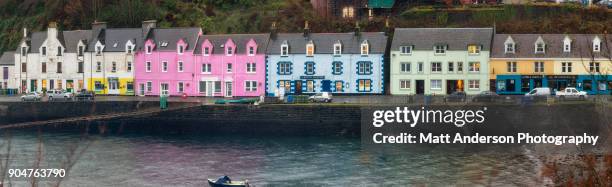 portree harbor shops - portree stock pictures, royalty-free photos & images