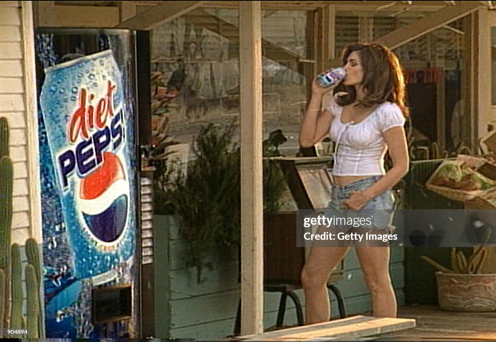 Cindy Crawford To Star In New Pepsi Commercial