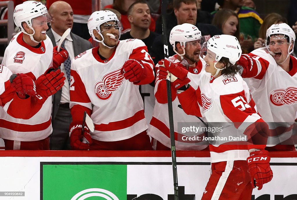 Detroit Red Wings v Chicago Blackhawks