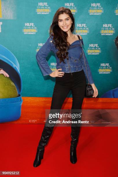 Ana Lisa Kohler attends the premiere of 'Hilfe, ich hab meine Eltern geschrumpft' at Cinedom on January 14, 2018 in Cologne, Germany.