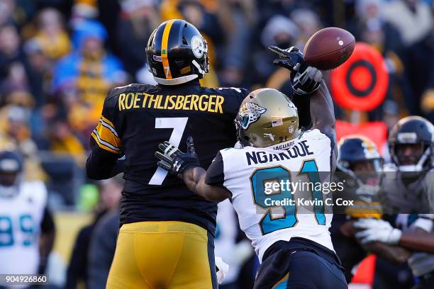 Yannick Ngakoue of the Jacksonville Jaguars deflects a pass by Ben Roethlisberger of the Pittsburgh Steelers during the second half of the AFC...