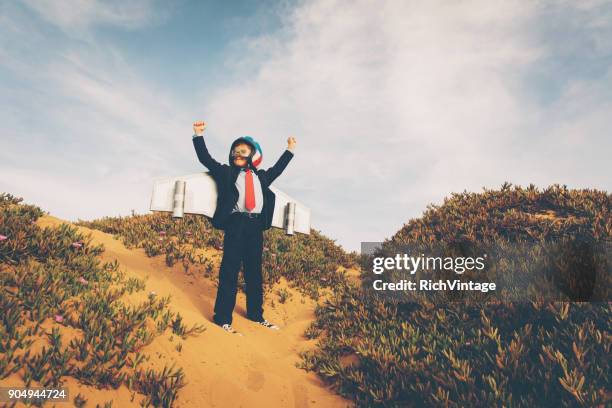 muchacho de negocios con el jet pack en california - parque estatal de montaña de oro fotografías e imágenes de stock