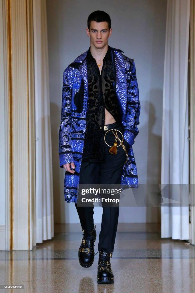 Versace - Runway - Milan Men's Fashion Week Fall/Winter 2018/19