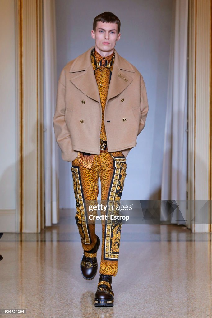 Versace - Runway - Milan Men's Fashion Week Fall/Winter 2018/19