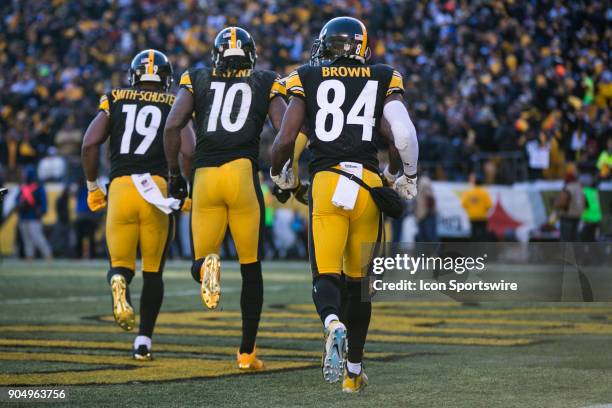 Pittsburgh Steelers wide receiver JuJu Smith-Schuster , Pittsburgh Steelers wide receiver Martavis Bryant , and Pittsburgh Steelers wide receiver...