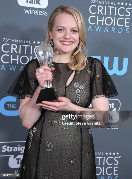 Elisabeth Moss poses at the The 23rd Annual Critics' Choice Awards at Barker Hangar on January 11, 2018 in Santa Monica, California.