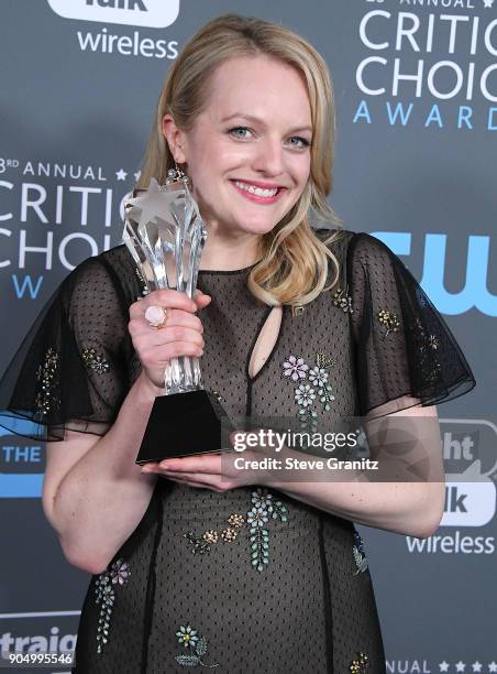 Elisabeth Moss poses at the The 23rd Annual Critics' Choice Awards at Barker Hangar on January 11, 2018 in Santa Monica, California.