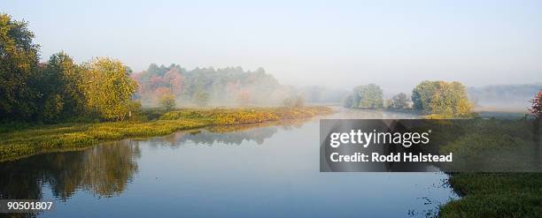 morning mist on the sudbury river - sudbury stock pictures, royalty-free photos & images