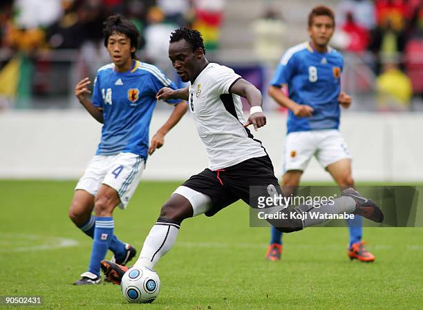 Michael Essien of Ghana in action during the international friendly match between Ghana and Japan at Stadion Galgenwaard on September 9, 2009 in...