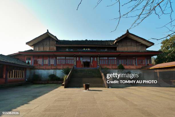 xixin temple - emei shan stockfoto's en -beelden