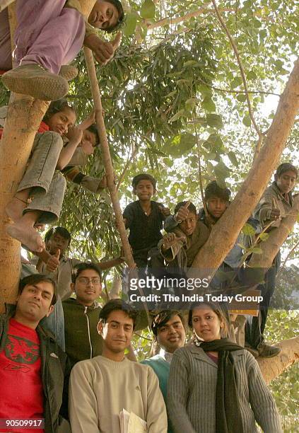 Children being taught at the the Priya cinema complex- Vasant Vihar, New Delhi by volunteers Perna Dubey, Akshay Sharma, Nirvaan Ghosh, Kaushik...