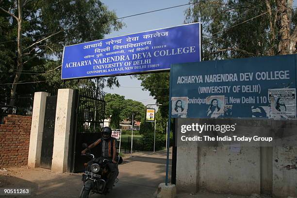 Andc Acharya Narendra Dev College Photos et images de collection - Getty Images