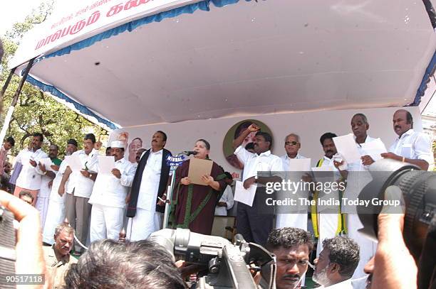 Jayalalitha, former Chief Minister of Tamil Nadu , V Gopalaswamy , MDMK leader and Thirumavalayan with other Party Leaders in the AIADMK Alliance...