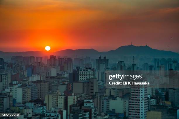 panoramica do centro - panorama urbano stock pictures, royalty-free photos & images