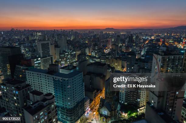 panoramica do centro - panorama urbano stock pictures, royalty-free photos & images