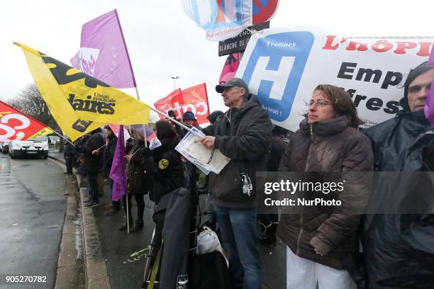 Demonstration organized by the Hospital Employees Union in front of the Poissy Medical Center, near Paris, on January 15, 2018 for the laying of the...