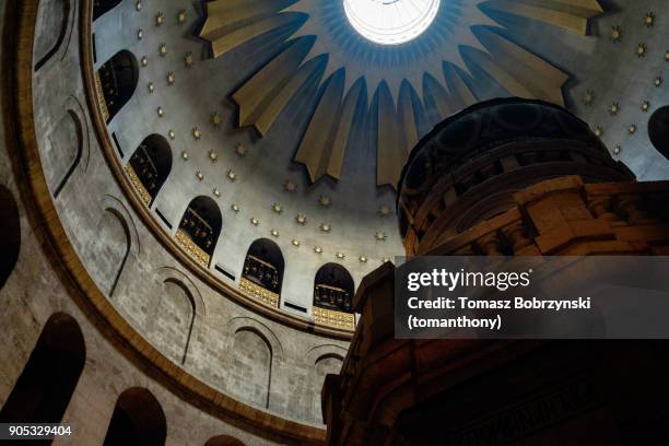 inside the church of the holy sepulchre in jerusalem - jesus teaching stock pictures, royalty-free photos & images