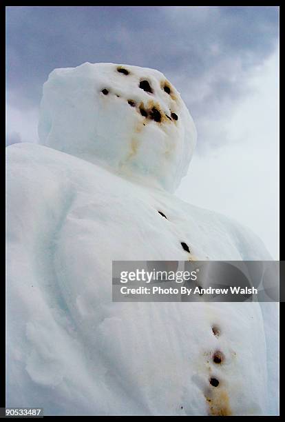 scary snowman - andrew eldritch stock-fotos und bilder