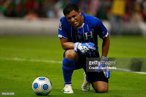 Noel Valladares of Honduras gestures in lament during their FIFA 2010 World Cup Qualifying match at the Azteca Stadium on September 9, 2009 in Mexico...