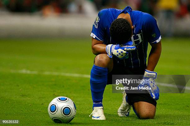 Noel Valladares of Honduras gestures in lament during their FIFA 2010 World Cup Qualifying match at the Azteca Stadium on September 9, 2009 in Mexico...