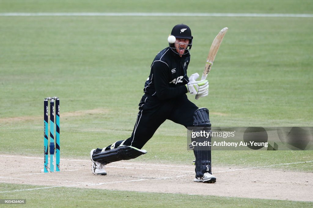 New Zealand v Pakistan - 4th ODI