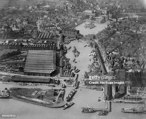 The Humber and Prince's Docks and environs, Kingston upon Hull, Humberside, 1925. Artist Aerofilms.