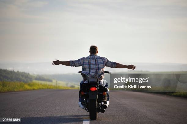 Motorcycle Back View Imagens e fotografias de stock - Getty Images
