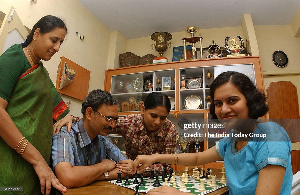Indian Chess Player, Koneru Humpy with her family News Photo