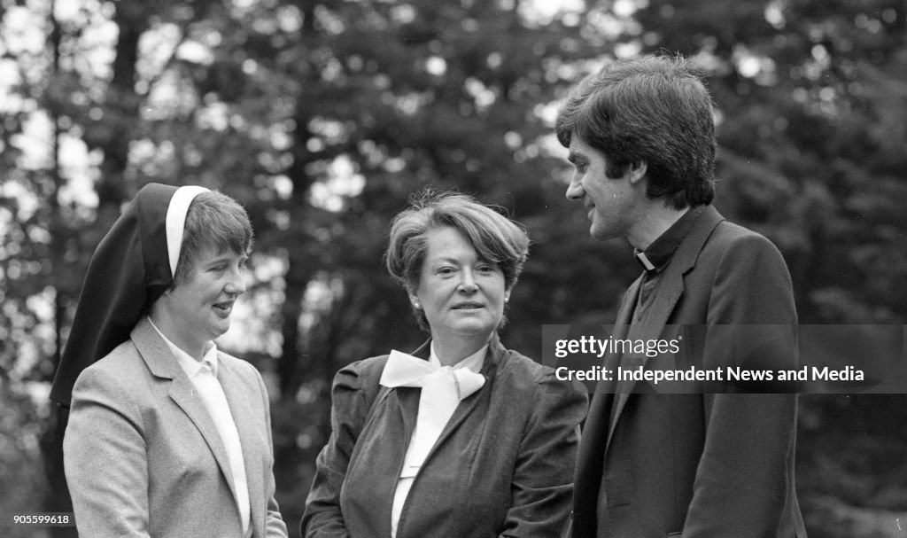 Minister for Education Gemma Hussey with Sister Eileen Doyle and Father Oliver Brennan at Broc House 1985